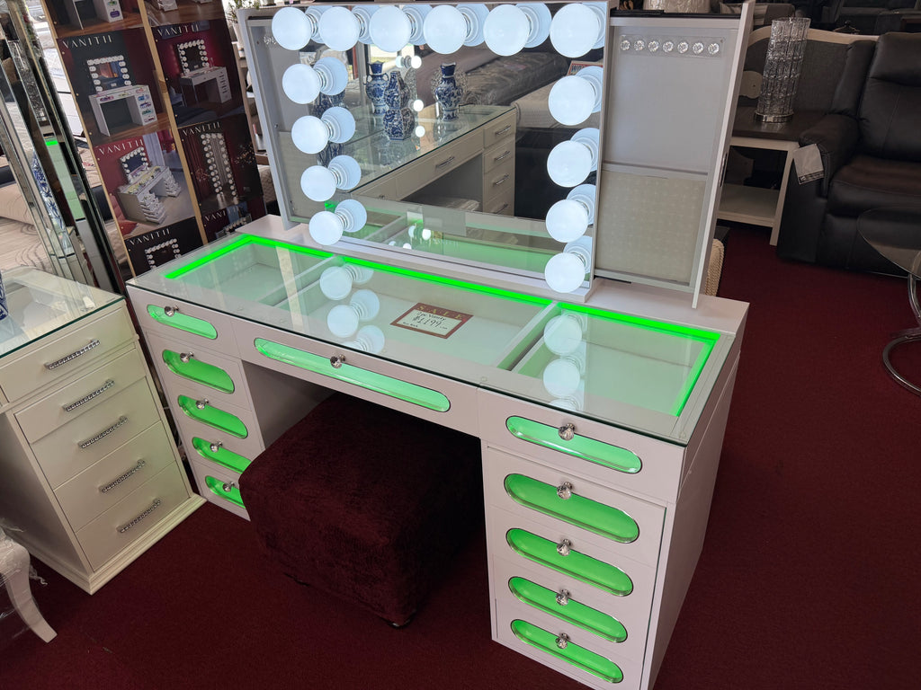 White Hollywood 2-Piece Vanity Set